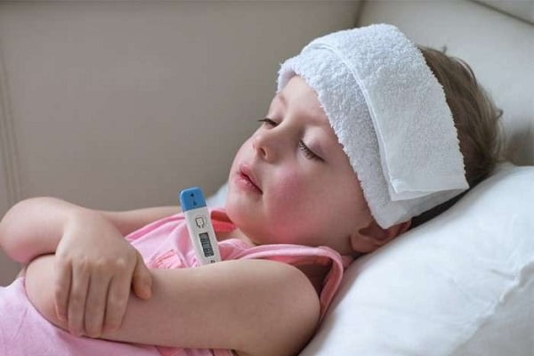 Cách hạ sốt cho trẻ bằng chanh và gừng tại nhà hiệu quả