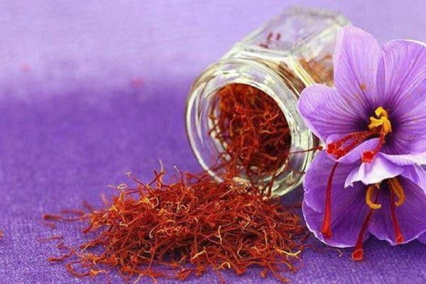 Ai không nên uống nhụy hoa nghệ tây? 6 đối tượng cần lưu ý