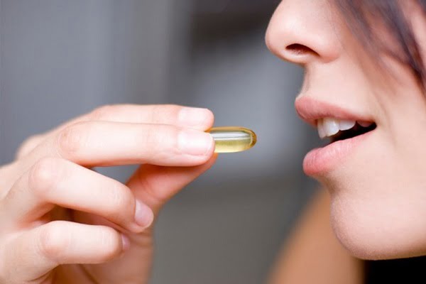 Uống vitamin E có làm dày niêm mạc tử cung không, lưu ý gì?