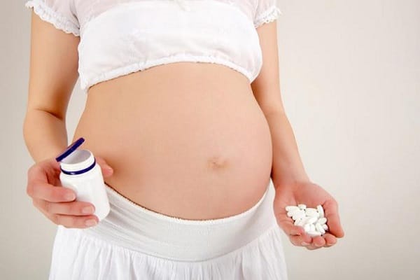 Vitamin tổng hợp cho bà bầu uống khi nào để mẹ và bé khỏe mạnh?