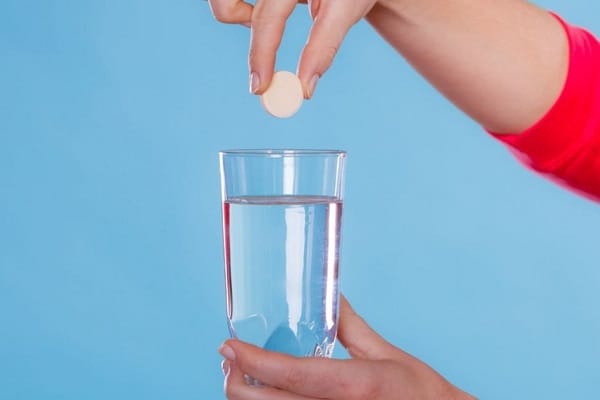 Uống thực phẩm chức năng dạng sủi có tốt không? Cần lưu ý gì?